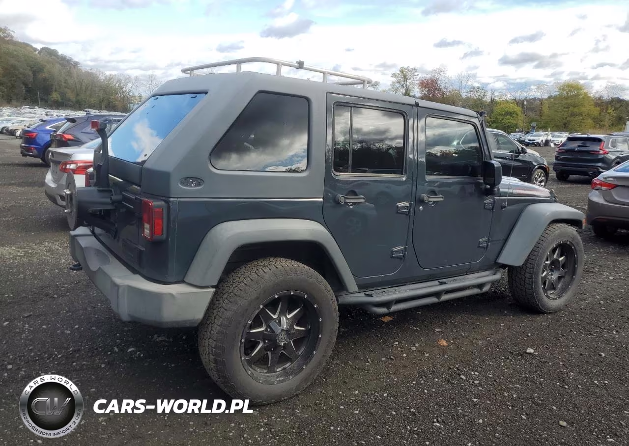 2016 Jeep Wrangler Unlimited Rubicon VIN:1C4BJWFG1GL198223 - 3