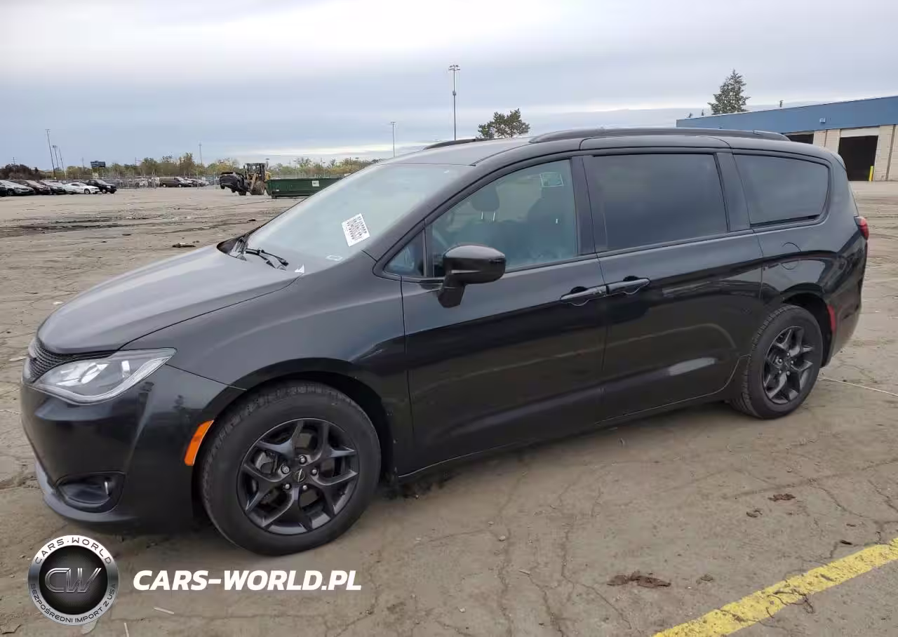 2018 Chrysler Pacifica Touring L Plus