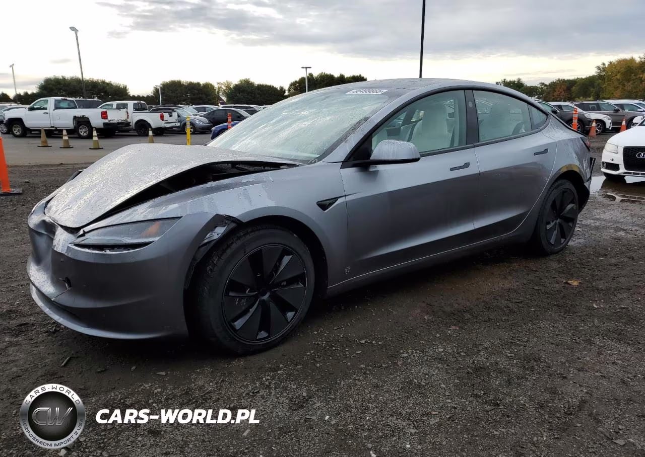 2025 Tesla Model 3 – zdjęcie 1 z 13