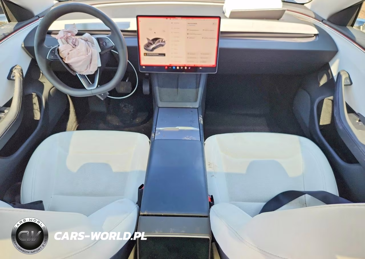 2025 Tesla Model 3 VIN:5YJ3E1EB6SF896470 - 8