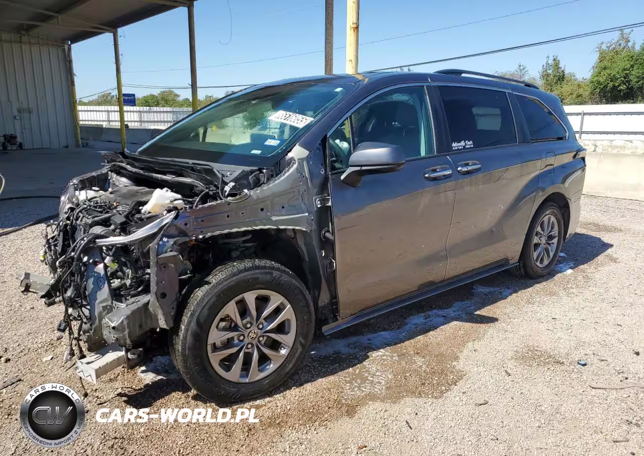 2023 Toyota Sienna Xle