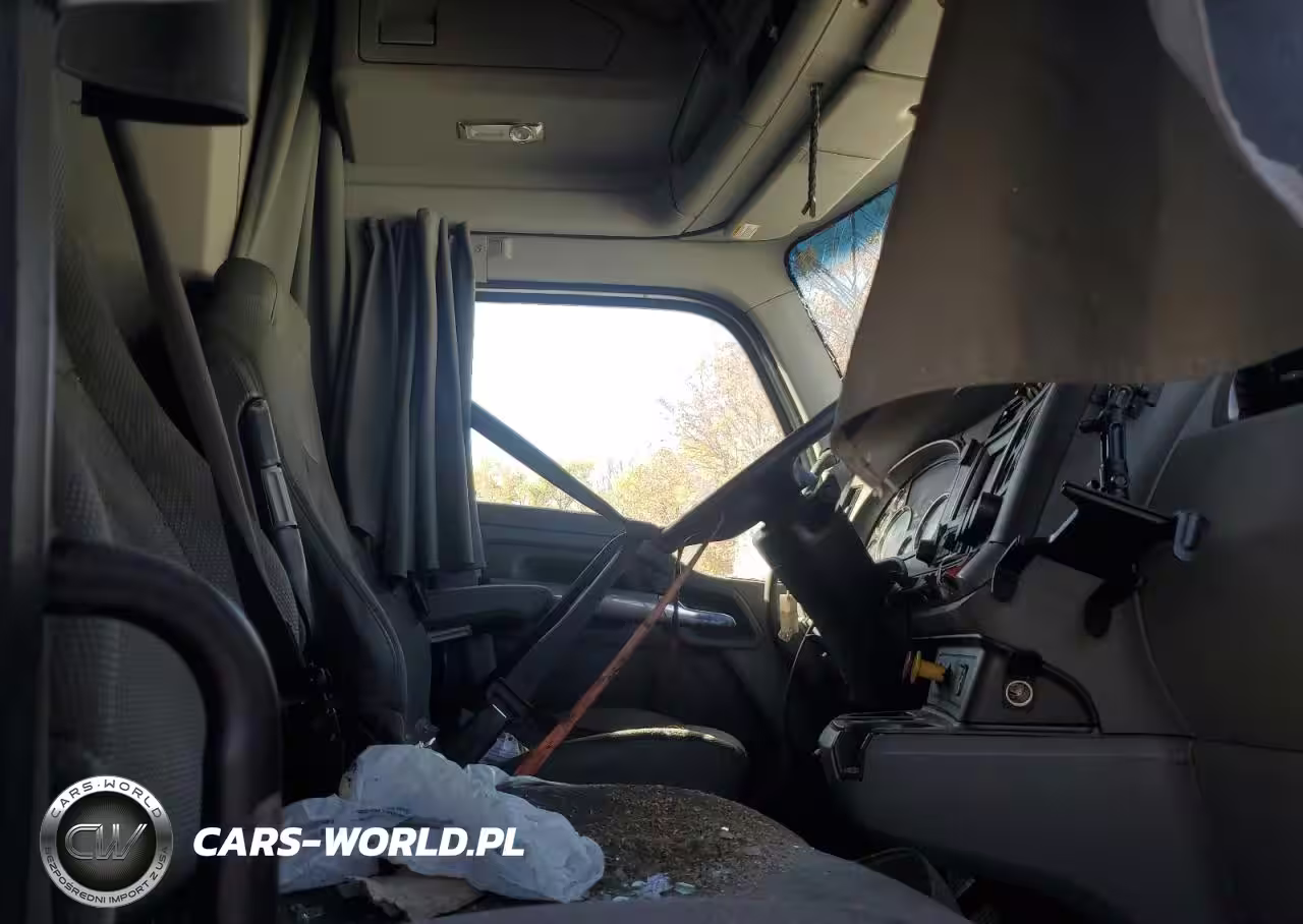 2019 Kenworth T680 Semi Truck VIN:1XKYD49X0KJ284407 - 5
