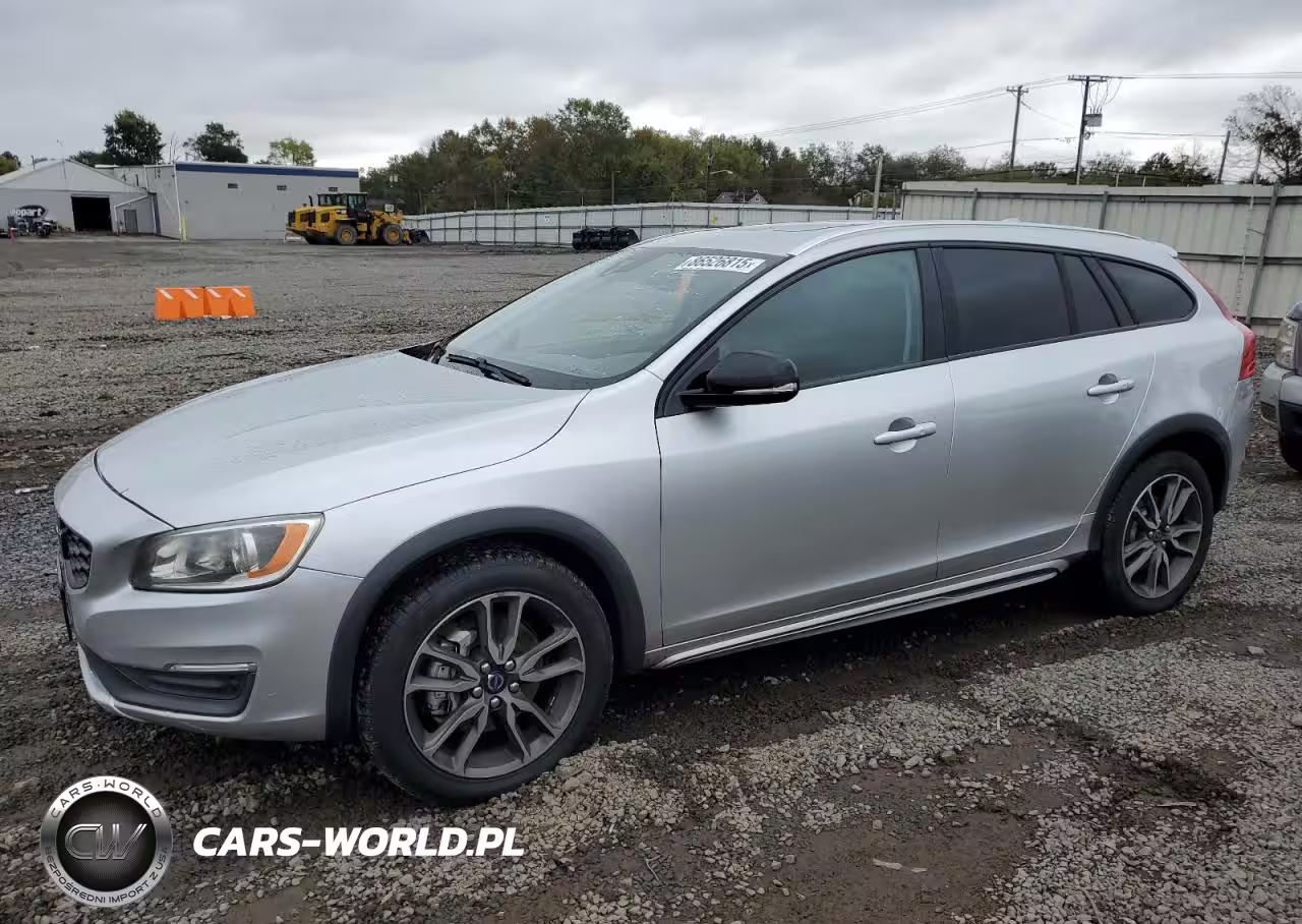 2016 Volvo V60 Cross Country Premier