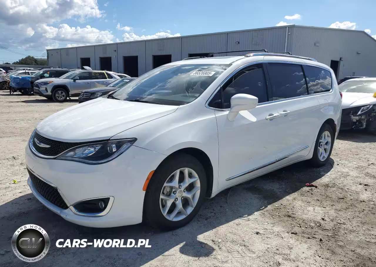 2018 Chrysler Pacifica Touring L Plus