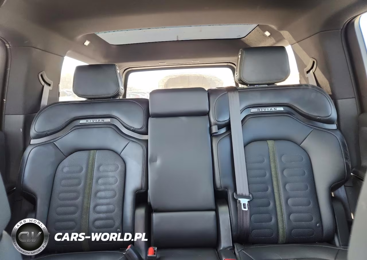 2025 Rivian R1S Adventure VIN:7PDSGBBA7SN070101 - 10