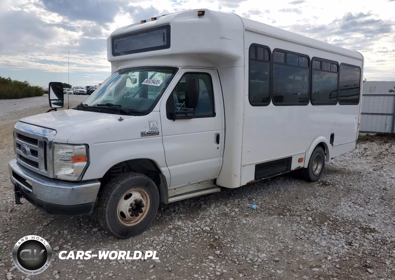 2016 Ford Econoline E450 Super Duty Cutaway Van