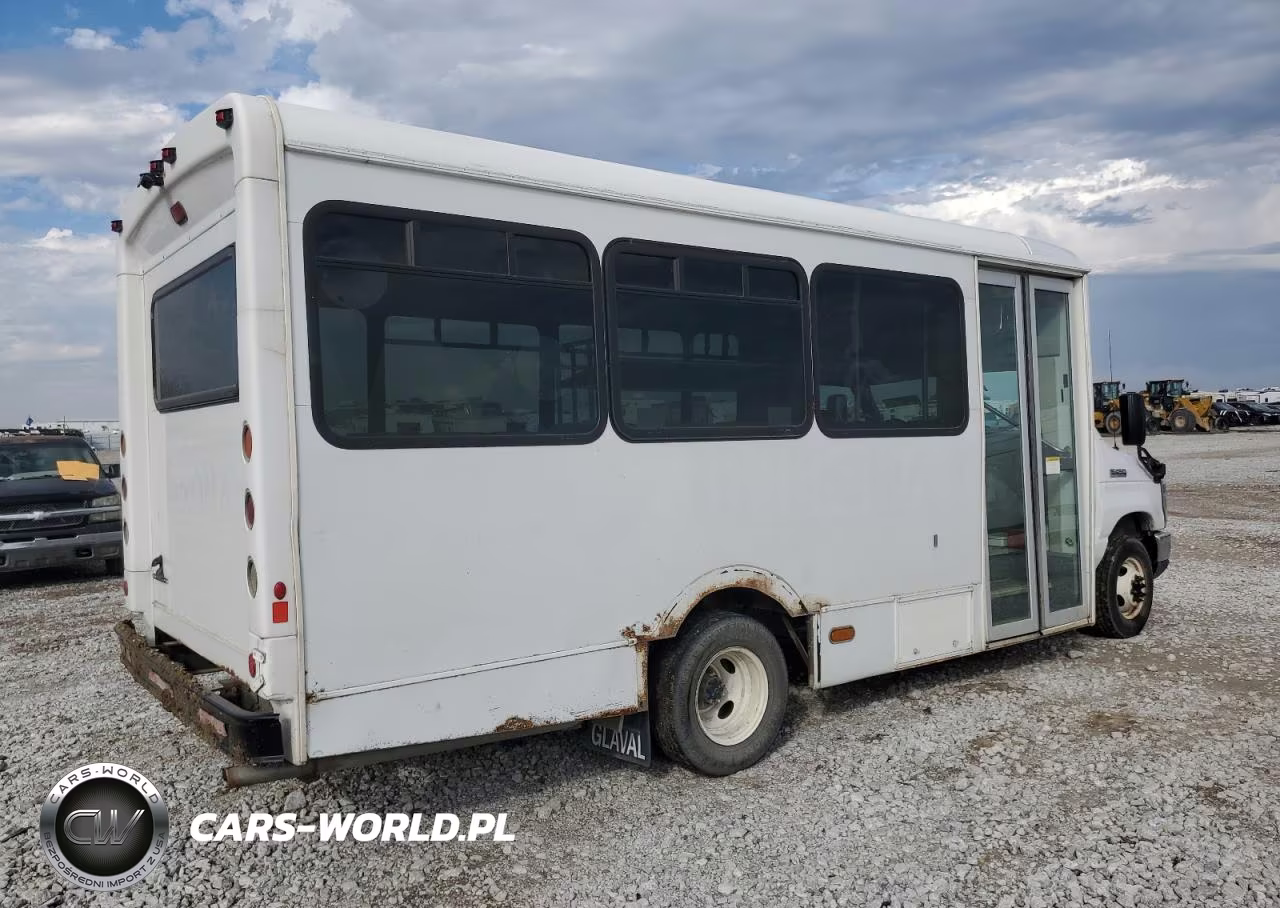 2016 Ford Econoline E450 Super Duty Cutaway Van VIN:1FDFE4FS3GDC57941 - 3