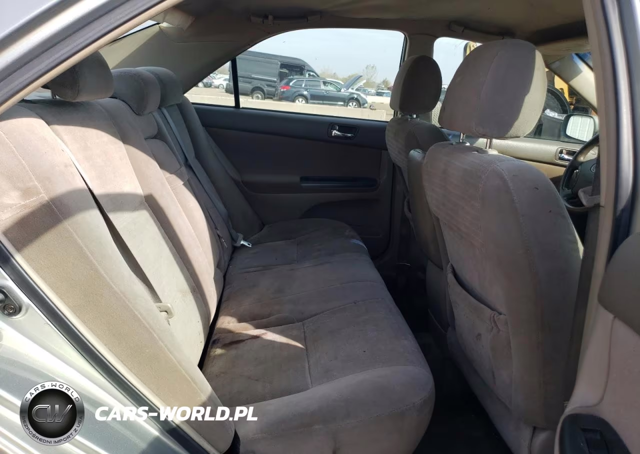 2005 Toyota Camry Le VIN:4T1BE32K05U946704 - 10