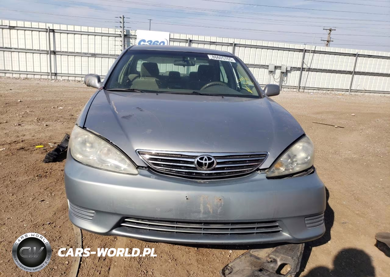 2005 Toyota Camry Le VIN:4T1BE32K05U946704 - 5