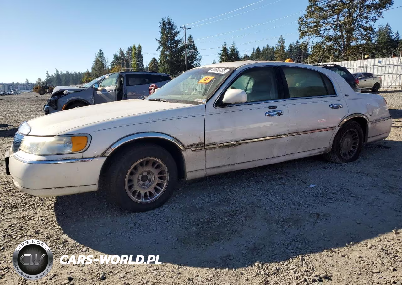 2001 Lincoln Town Car Cartier