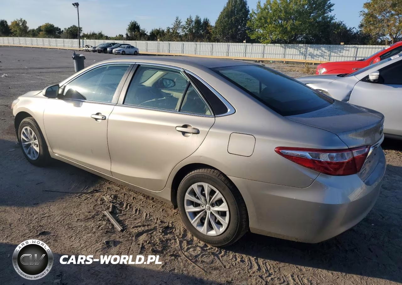 2015 Toyota Camry Le VIN:4T4BF1FK7FR513657 - 2