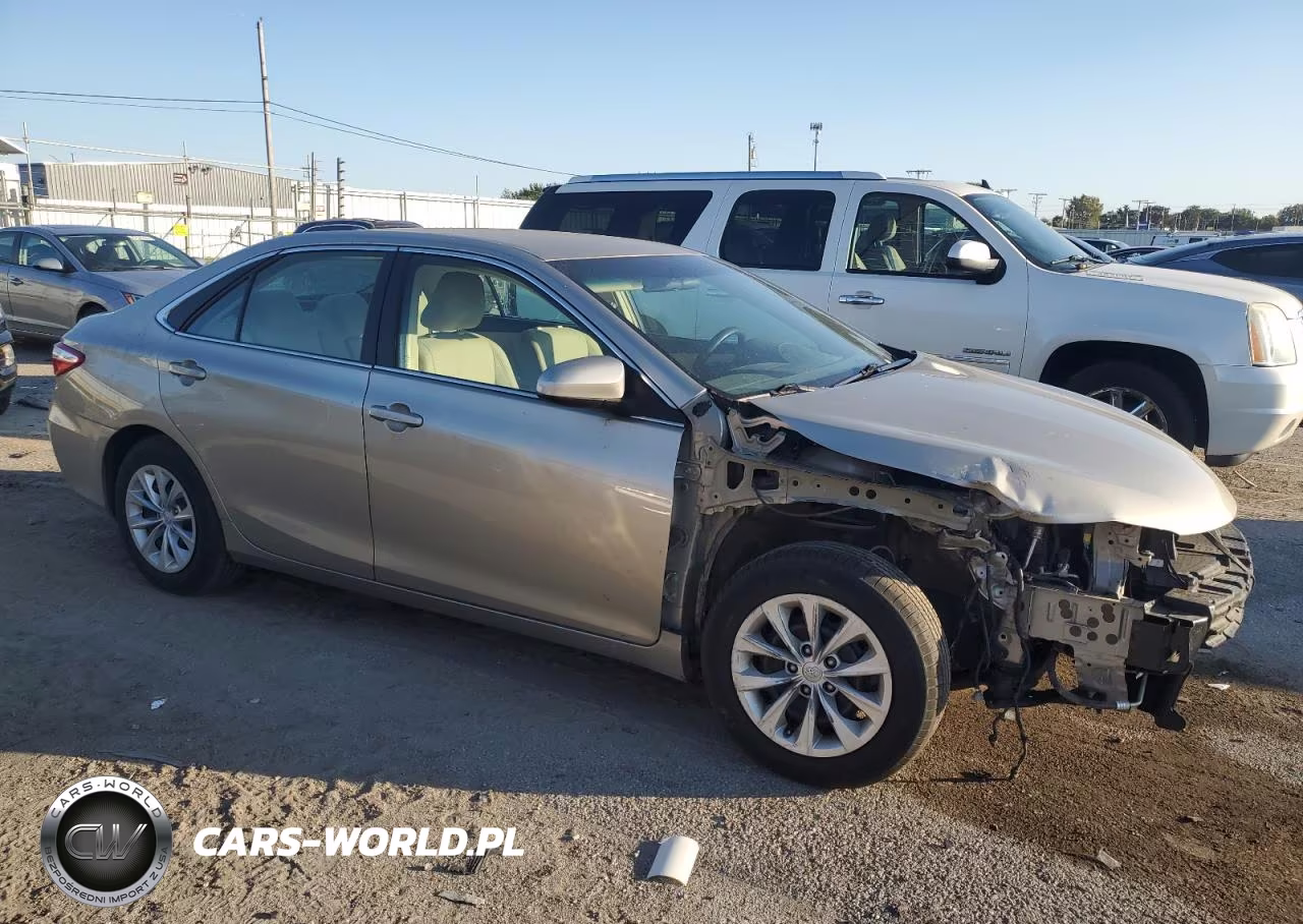 2015 Toyota Camry Le VIN:4T4BF1FK7FR513657 - 4