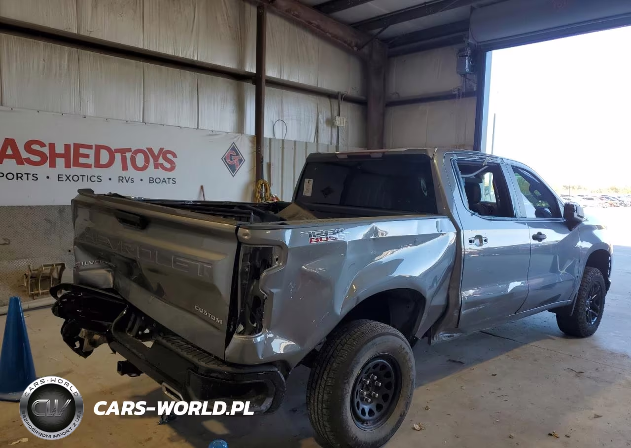 2020 Chevrolet Silverado K1500 Trail Boss Custom VIN:1GCPYCEF3LZ149475 - 3