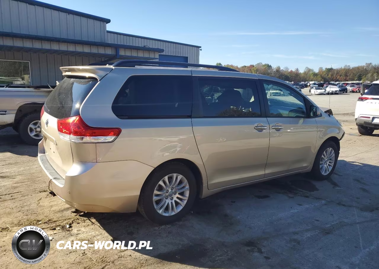 2014 Toyota Sienna Xle VIN:5TDYK3DC2ES473888 - 3