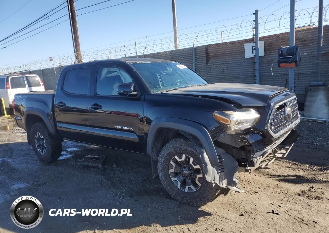2018 Toyota Tacoma Double Cab VIN:3TMCZ5AN8JM132982 - 4