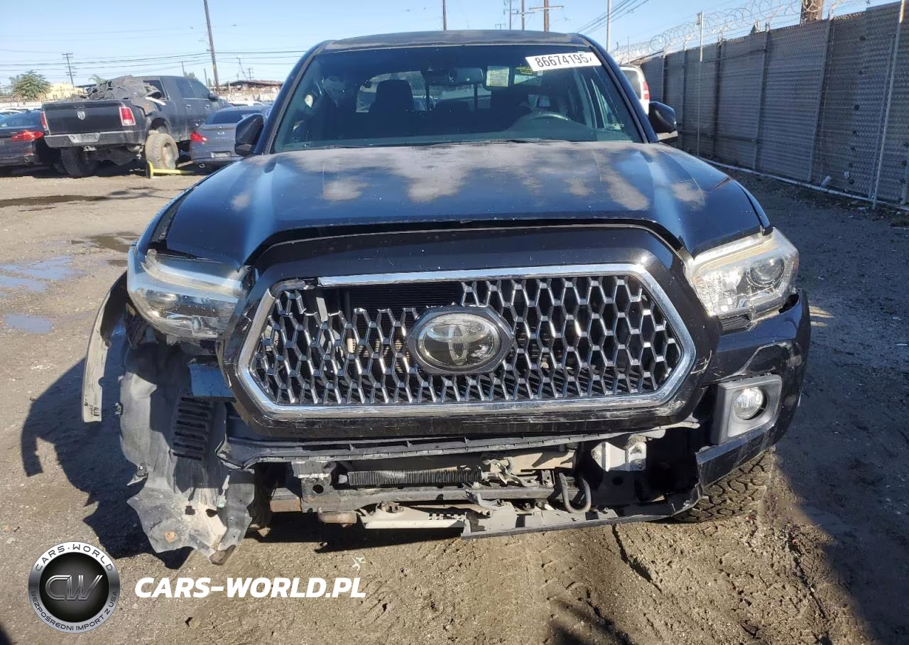 2018 Toyota Tacoma Double Cab VIN:3TMCZ5AN8JM132982 - 5