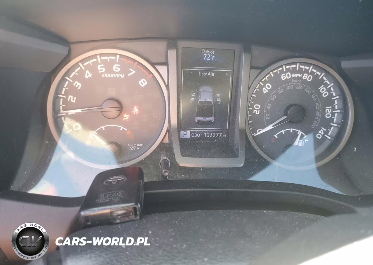 2018 Toyota Tacoma Double Cab VIN:3TMCZ5AN8JM132982 - 9