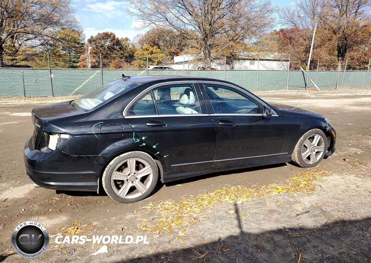 2011 Mercedes-Benz C 300 4Matic VIN:WDDGF8BB7BR161413 - 3