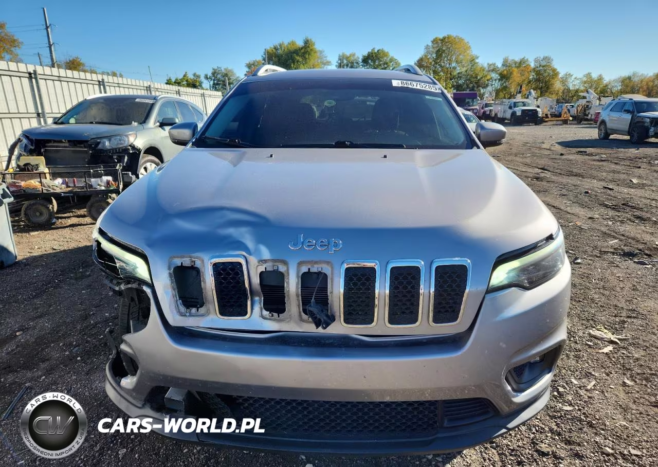 2019 Jeep Cherokee Latitude VIN:1C4PJMCBXKD395039 - 5