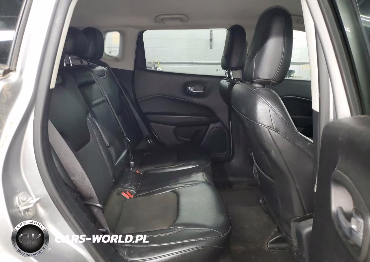 2018 Jeep Compass Latitude VIN:3C4NJCBB8JT501824 - 11