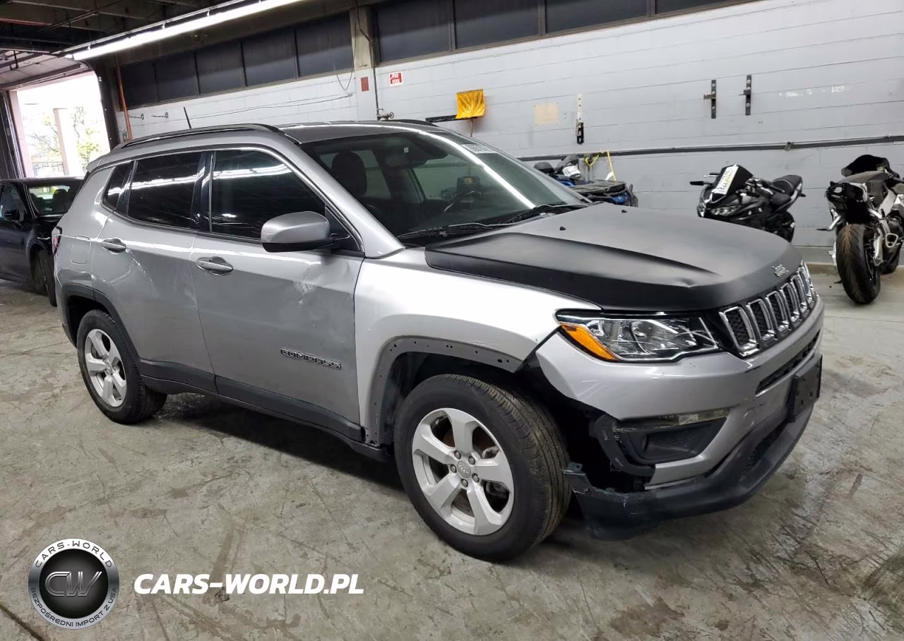 2018 Jeep Compass Latitude VIN:3C4NJCBB8JT501824 - 4