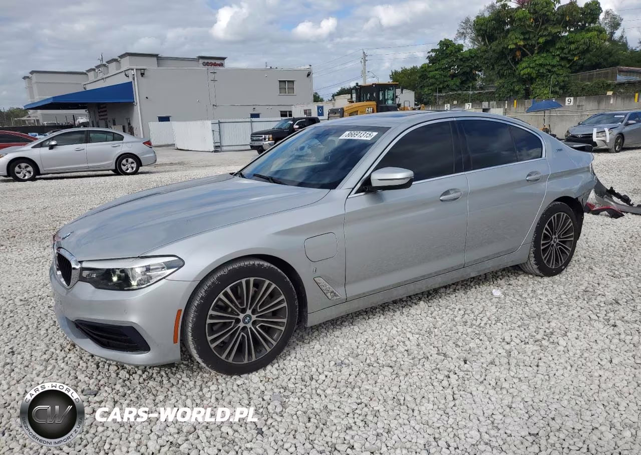 2019 BMW 530E