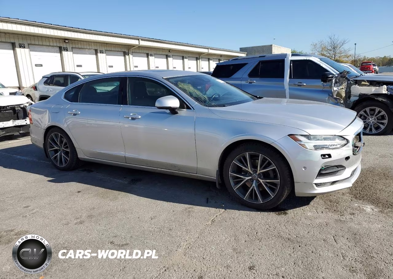 2018 Volvo S90 T5 Momentum VIN:LVY982AK8JP007940 - 4