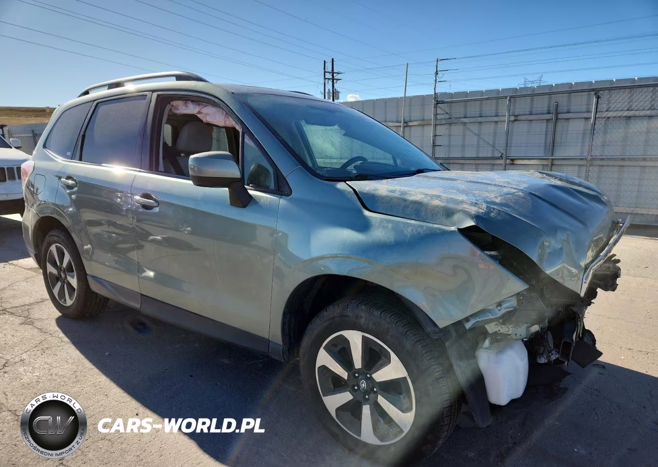 2017 Subaru Forester 2.5I Premium VIN:JF2SJAEC4HH517461 - 4