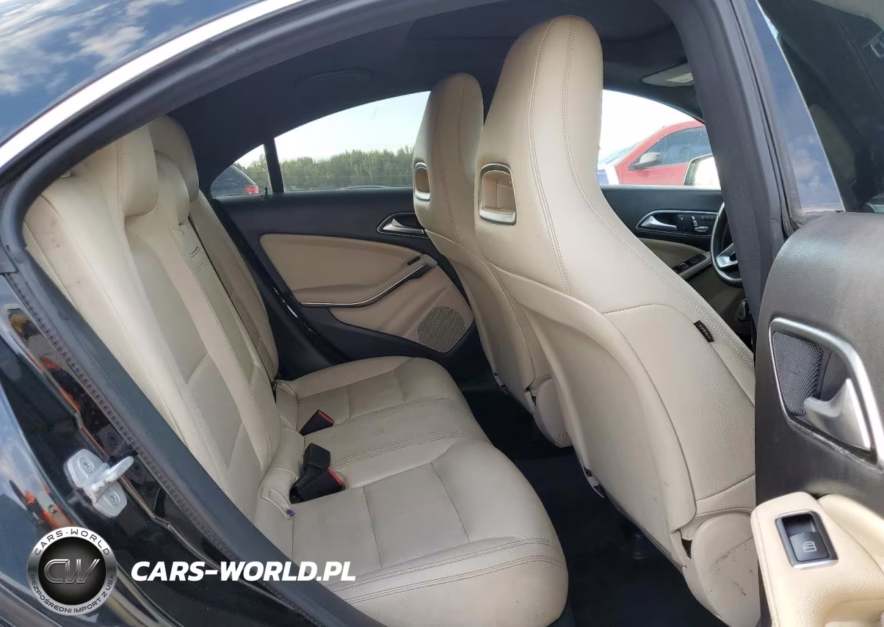 2018 Mercedes-Benz Cla 250 VIN:WDDSJ4EB2JN560989 - 10
