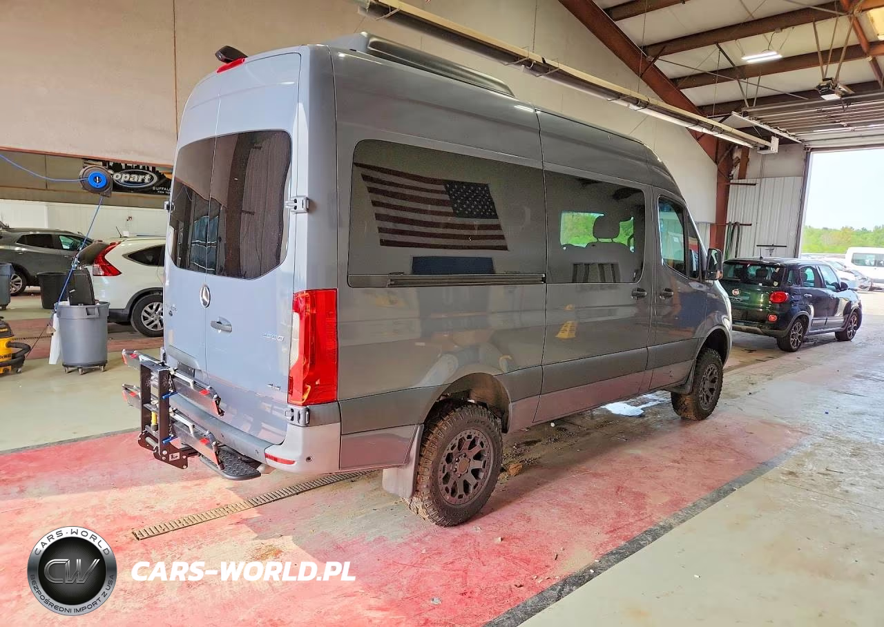 2021 Mercedes-Benz Sprinter 2500 VIN:W1Z4EFVY3MT064422 - 3