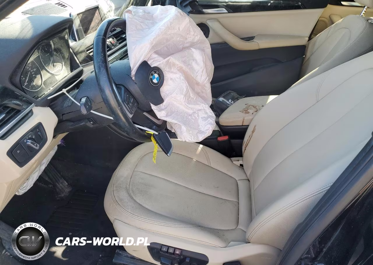 2018 BMW X1 xDrive28I VIN:WBXHT3C34J5K32030 - 7