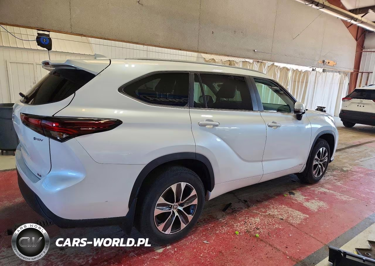 2025 Toyota Highlander Hybrid Xle VIN:5TDKBRCH9SS662006 - 3