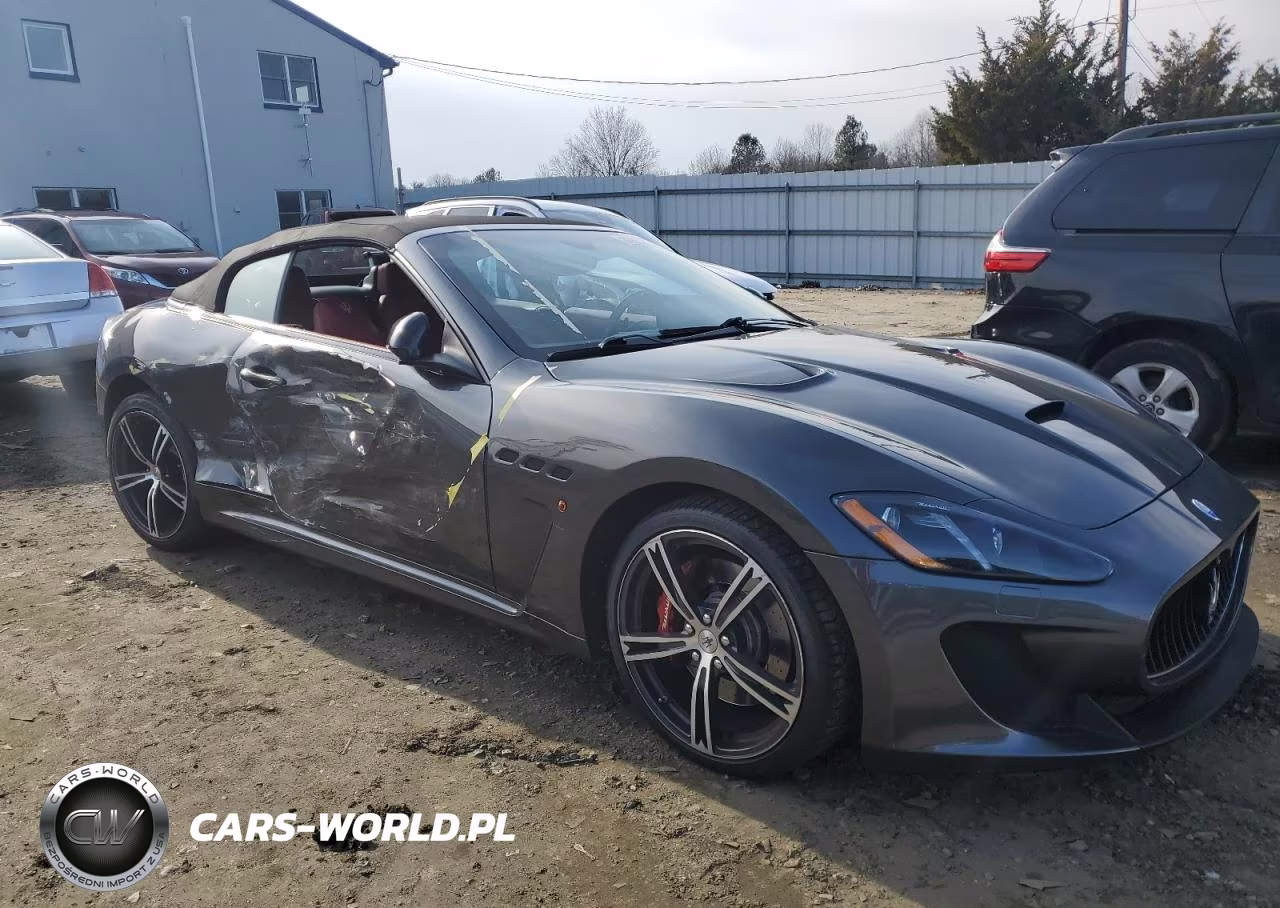 2015 Maserati Granturismo S VIN:ZAM45VMA7F0131157 - 4