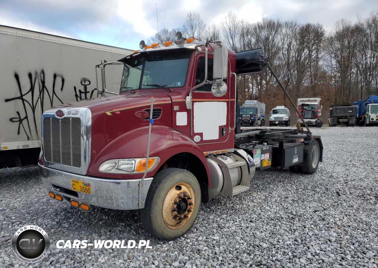 2013 Peterbilt 337 Roll-Off Container Truck