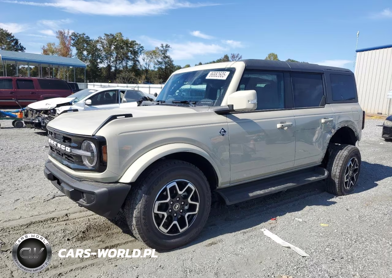 2025 Ford Bronco Outer Banks – zdjęcie 1 z 12