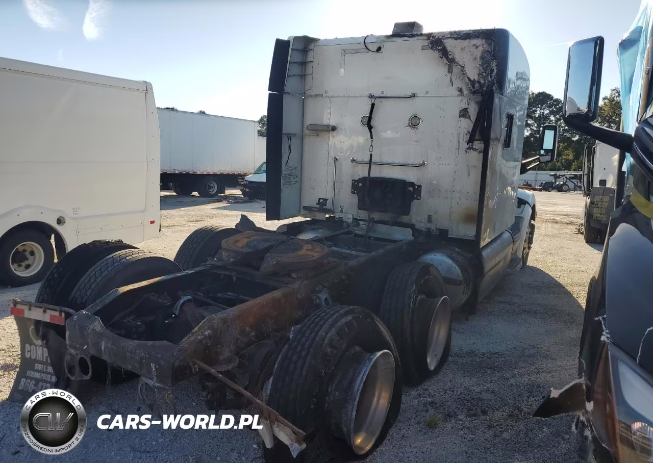 2015 Peterbilt 579 Semi Truck VIN:1XPBD49X6FD285291 - 4