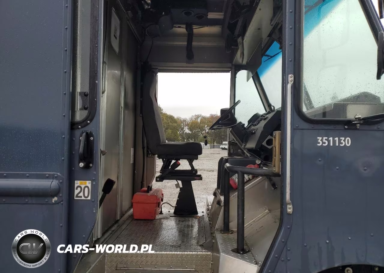 2020 Freightliner Mt 45G Delivery Truck VIN:4UZAC2EA4LCLZ6909 - 11