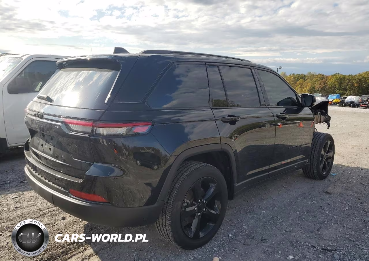 2024 Jeep Grand Cherokee Laredo VIN:1C4RJHAG7RC707025 - 3