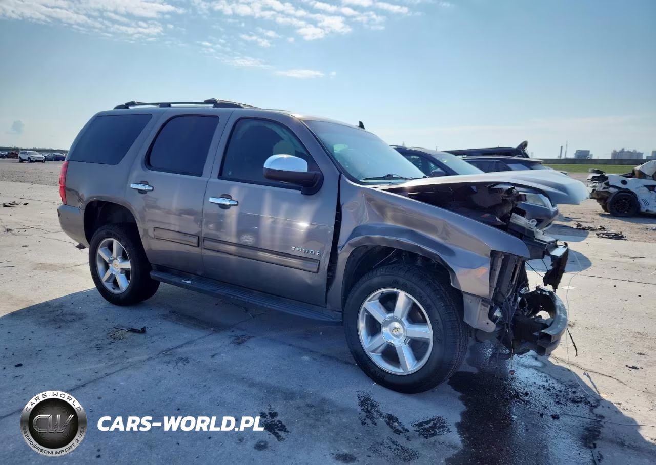 2012 Chevrolet Tahoe C1500 Ls VIN:1GNSCAE02CR203266 - 4