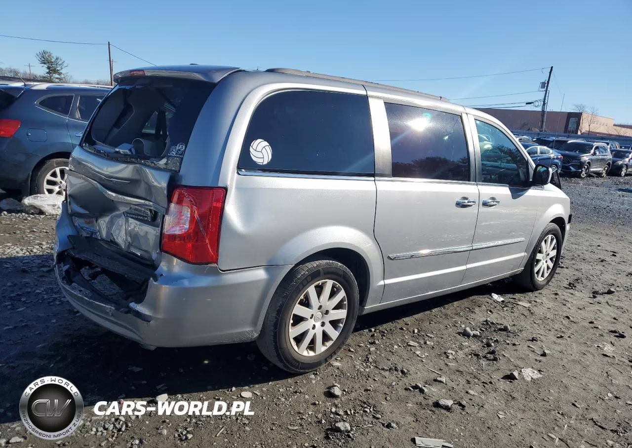 2015 Chrysler Town & Country Touring VIN:2C4RC1BG2FR673630 - 3