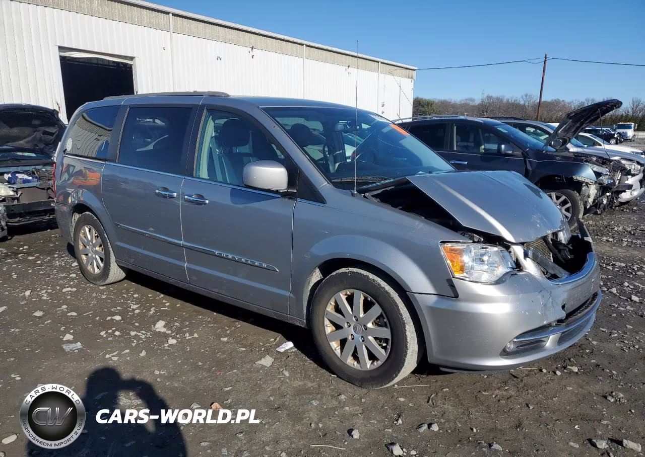 2015 Chrysler Town & Country Touring VIN:2C4RC1BG2FR673630 - 4