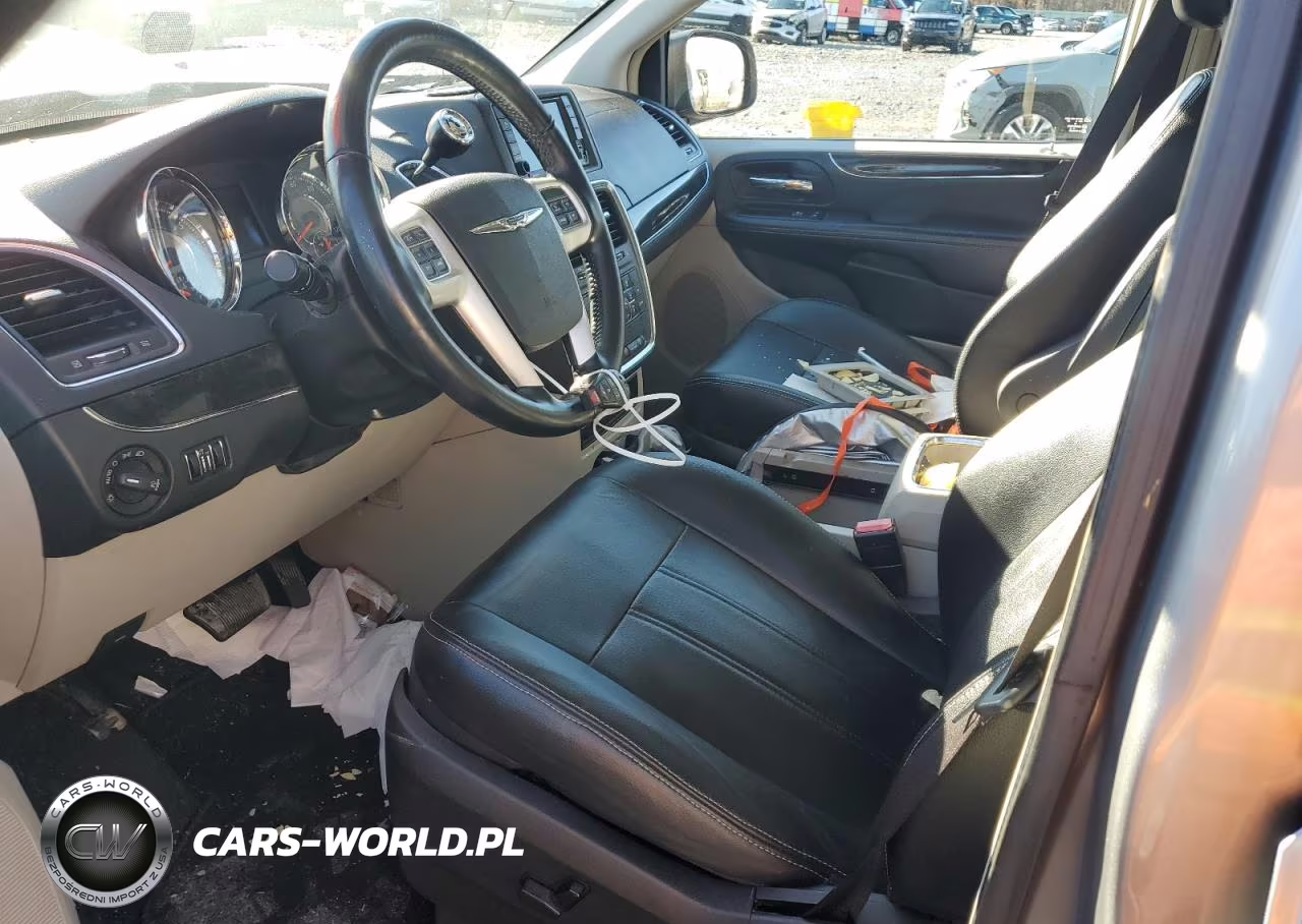 2015 Chrysler Town & Country Touring VIN:2C4RC1BG2FR673630 - 7