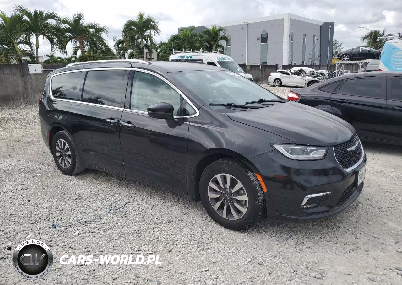 2021 Chrysler Pacifica Touring L VIN:2C4RC1BG7MR504359 - 4