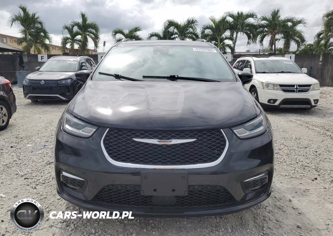 2021 Chrysler Pacifica Touring L VIN:2C4RC1BG7MR504359 - 5