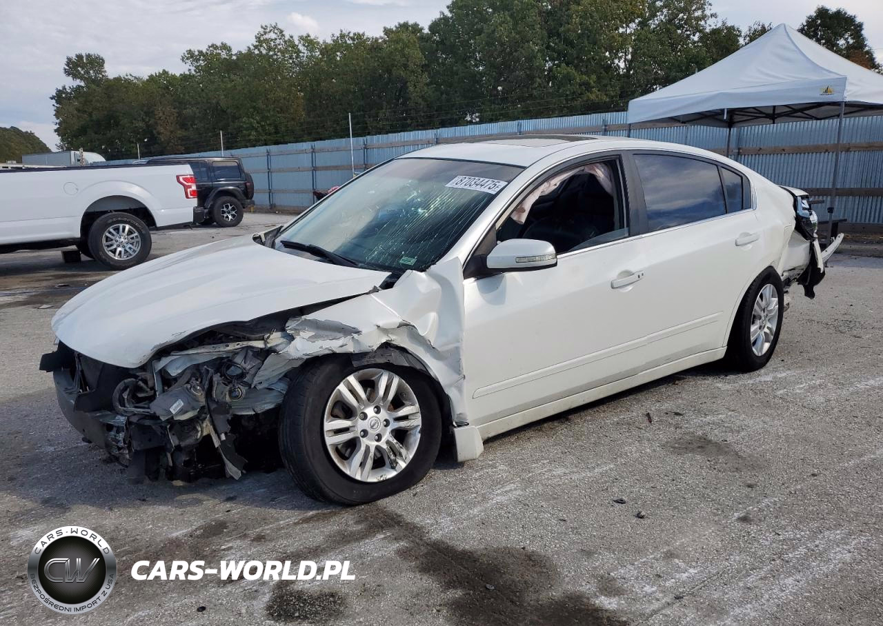 2012 Niss Altima Base