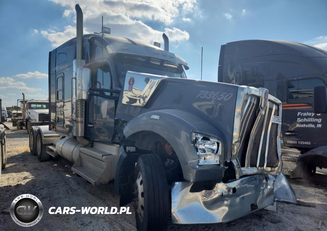 2020 Kenworth W990 Semi Truck