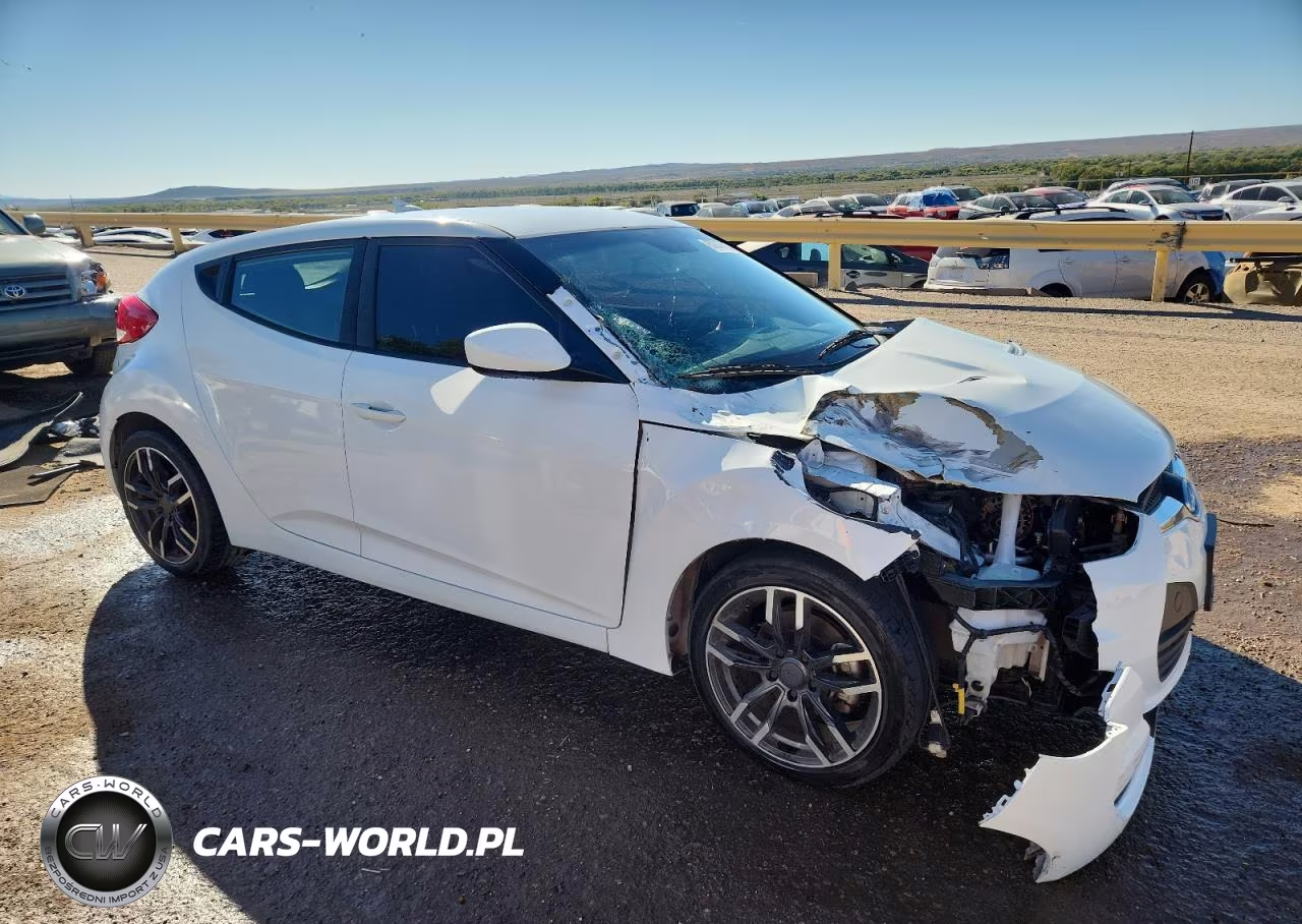 2014 Hyundai Veloster Base VIN:KMHTC6AD7EU190996 - 4
