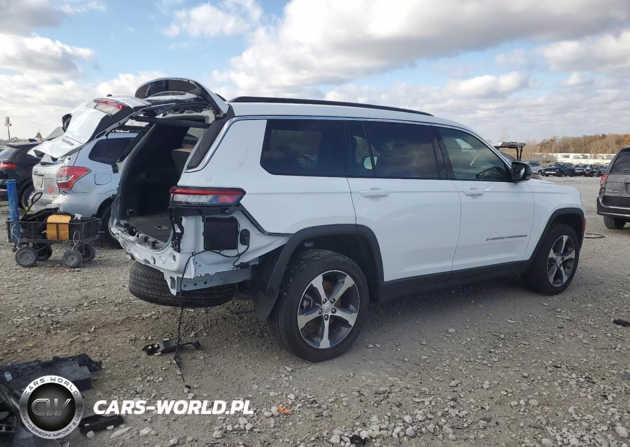 2024 Jeep Grand Cherokee L Limited VIN:1C4RJKBG7R8501993 - 3