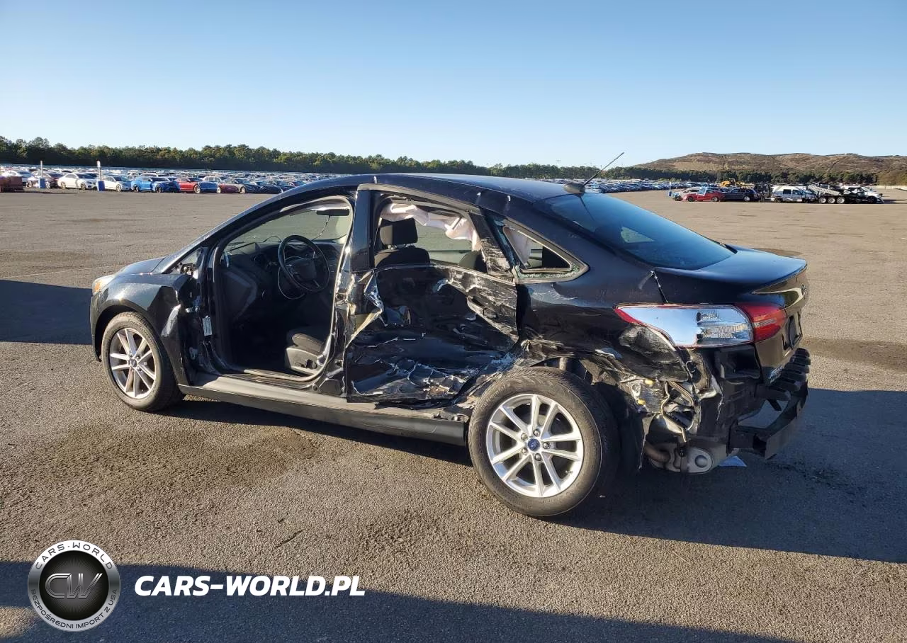 2016 Ford Focus Se VIN:1FADP3F28GL240371 - 2