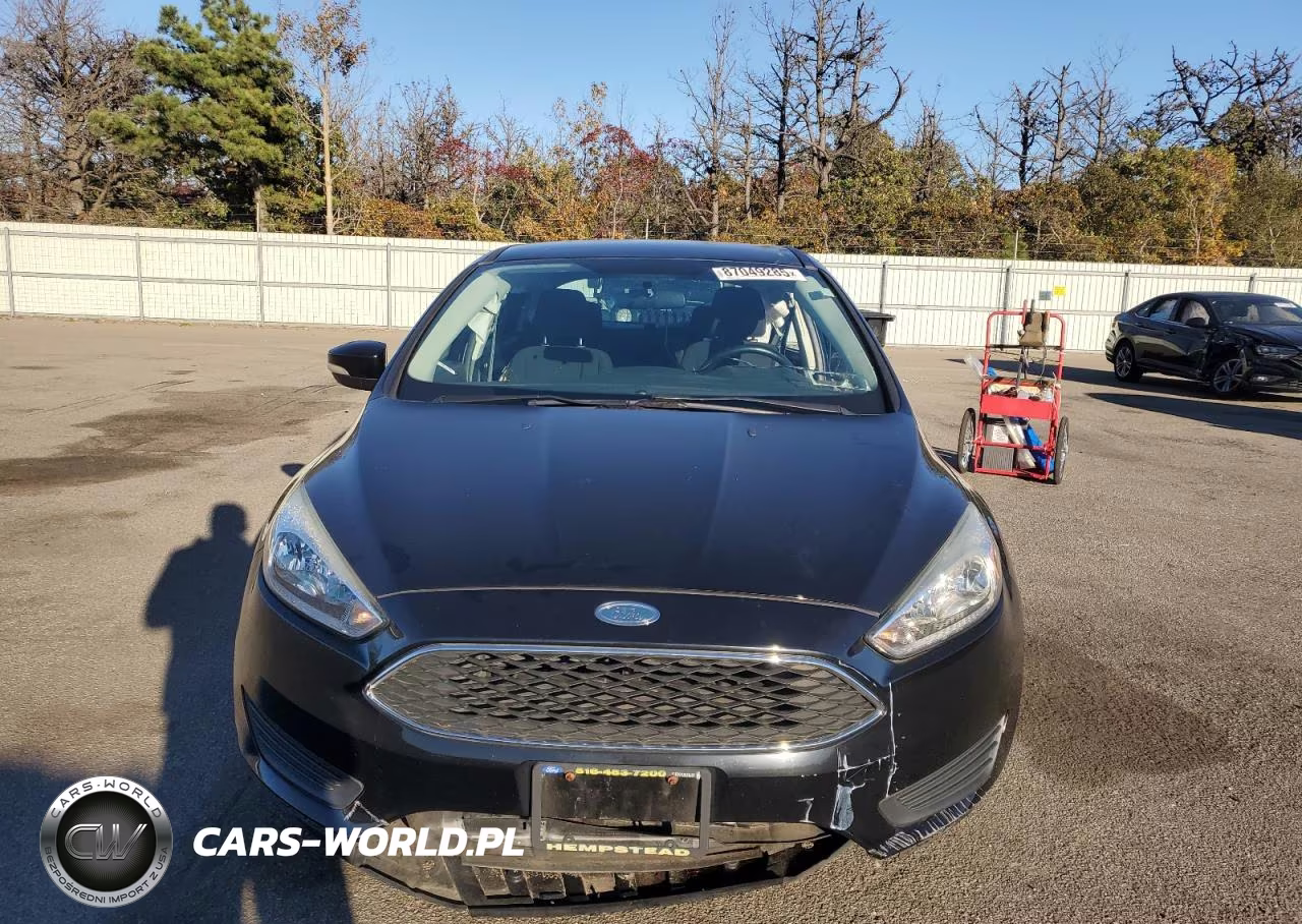 2016 Ford Focus Se VIN:1FADP3F28GL240371 - 5